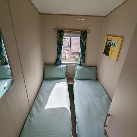 The Jones'S Family Caravan With Private Decking - Presthaven Prestatyn Extérieur photo