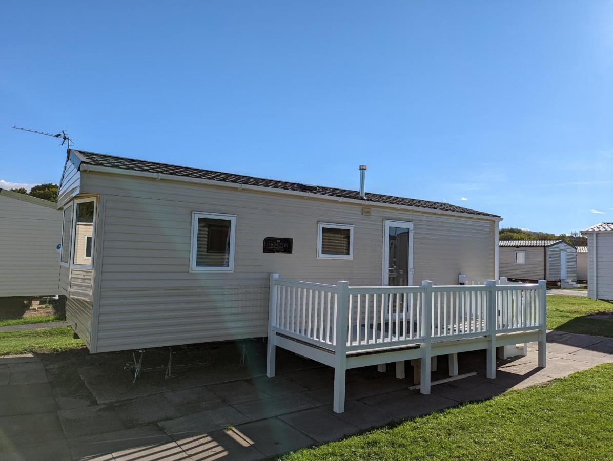 The Jones's Family Caravan With Private Decking - Presthaven Prestatyn